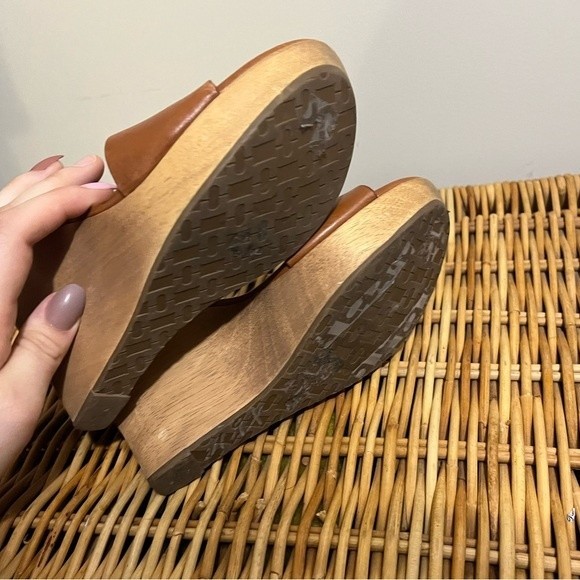 DVF Sunny Cutaway Wedge - Picture 3 of 7